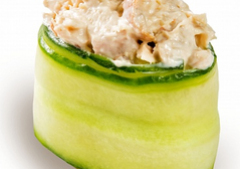 Суши в огурце с курицей