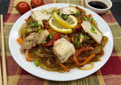 Рисовая лапша с курицей